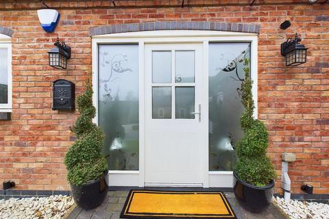 4 bedroom semi-detached house for sale, Mill Lane, Hammerwich