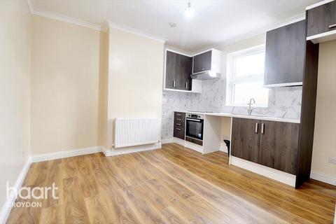 3 bedroom flat to rent, Beulah Road, Thornton heath