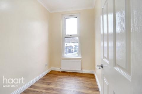 3 bedroom flat to rent, Beulah Road, Thornton heath