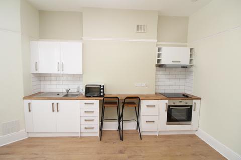 1 bedroom apartment to rent, Brownhill Road, Catford, SE6