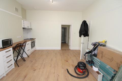 1 bedroom apartment to rent, Brownhill Road, Catford, SE6