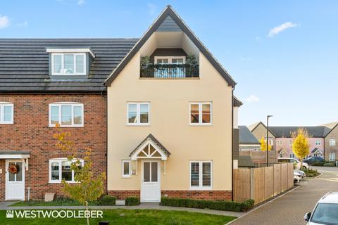 4 bedroom townhouse for sale, Hummerston Close, Buntingford SG9