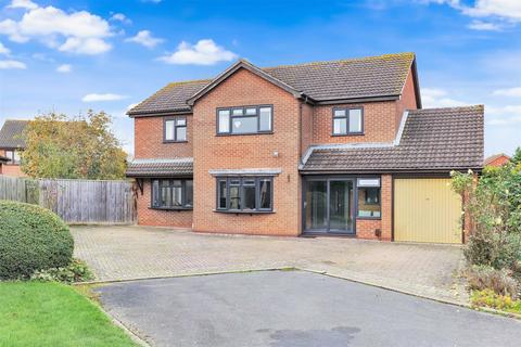 5 bedroom detached house for sale, Bristol Way, Wellesbourne