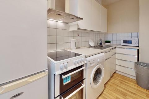 1 bedroom in a flat share to rent, Northfield Avenue, London, W13