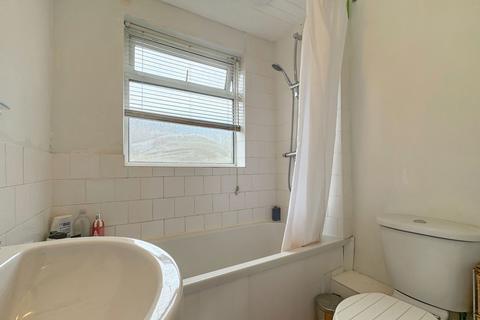 4 Fortfields, Dursley, GL11 4JZ