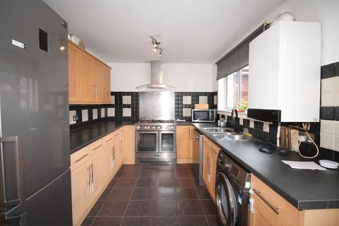 2 bedroom flat to rent, Meredith Street, London