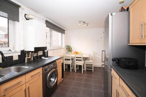 2 bedroom flat to rent, Meredith Street, London