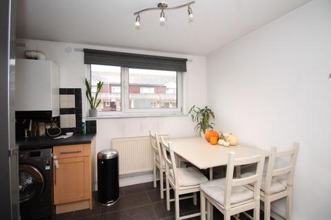 2 bedroom flat to rent, Meredith Street, London