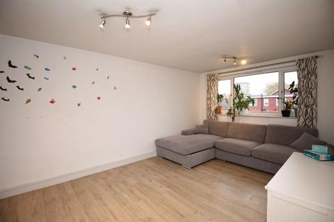 2 bedroom flat to rent, Meredith Street, London