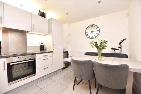 2 Asket Close, Leeds, LS14 1FA