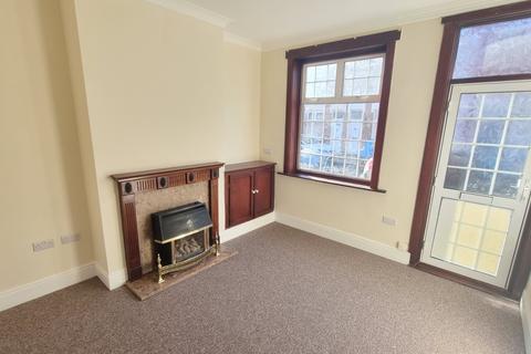 3 bedroom terraced house to rent, St. Leonards Road, Leicester LE2