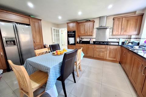 5 bedroom detached house for sale, West End, Southampton