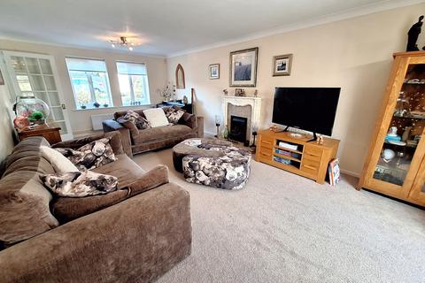 5 bedroom detached house for sale, West End, Southampton