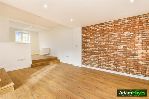 3 bedroom maisonette for sale, Birkbeck Road, London N12