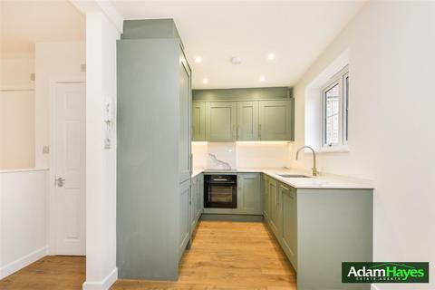 3 bedroom maisonette for sale, Birkbeck Road, London N12