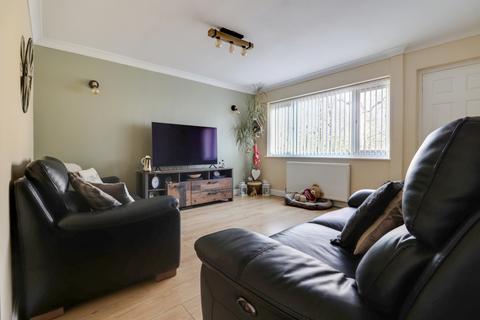 3 bedroom semi-detached house for sale, Willow Garth, Durkar, Wakefield, West Yorkshire, WF4