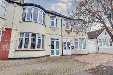 3 bedroom house for sale, Fleetwood Avenue, Westcliff-On-Sea SS0