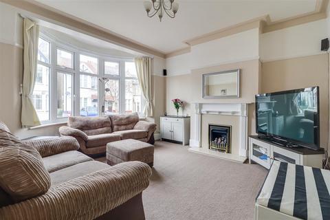 3 bedroom house for sale, Fleetwood Avenue, Westcliff-On-Sea SS0