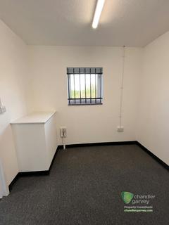 Industrial unit to rent, Aylesbury HP19