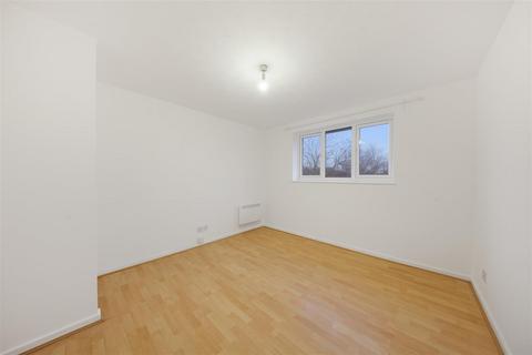 2 bedroom flat to rent, Campbell Gordon Way, Dollis Hill, NW2