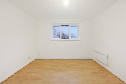 2 bedroom flat to rent, Campbell Gordon Way, Dollis Hill, NW2