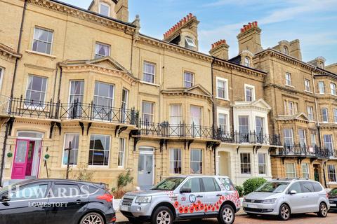 1 bedroom flat for sale, Kirkley Cliff, Lowestoft