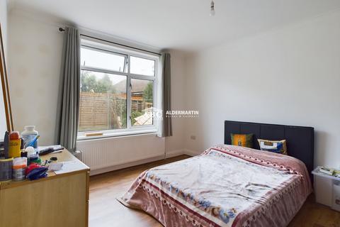 1 bedroom flat for sale, Highfield Avenue, London, NW9