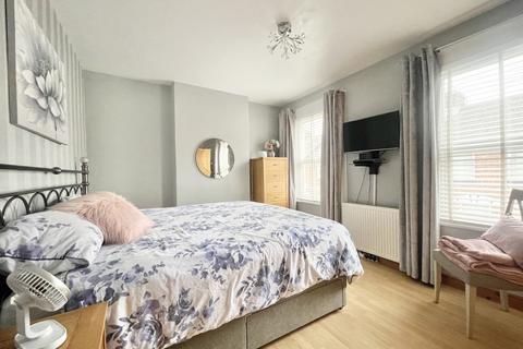 33 Buller Road, Exeter, EX4 1BZ