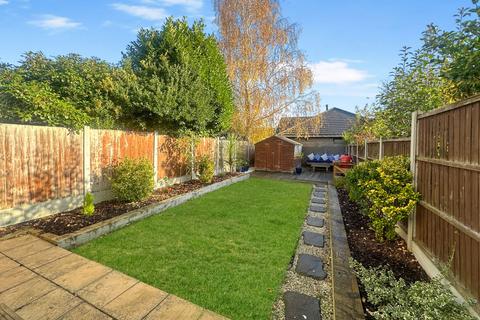 3 Rayleigh Road, Stanford-le-hope, SS17 0NE