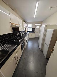 6 bedroom terraced house to rent, Leeds LS6