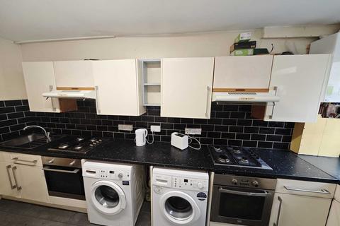 6 bedroom terraced house to rent, Leeds LS6
