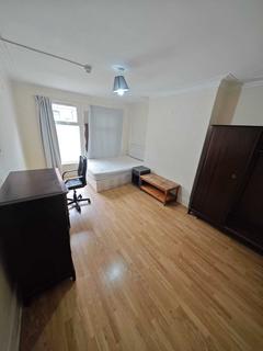 6 bedroom terraced house to rent, Leeds LS6