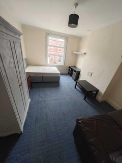 6 bedroom terraced house to rent, Leeds LS6