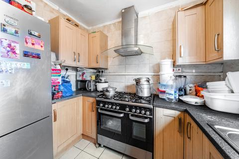 3 bedroom apartment for sale, Peckham Road, London