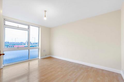 2 bedroom apartment for sale, Amanda Court, Edward Way, Ashford, TW15