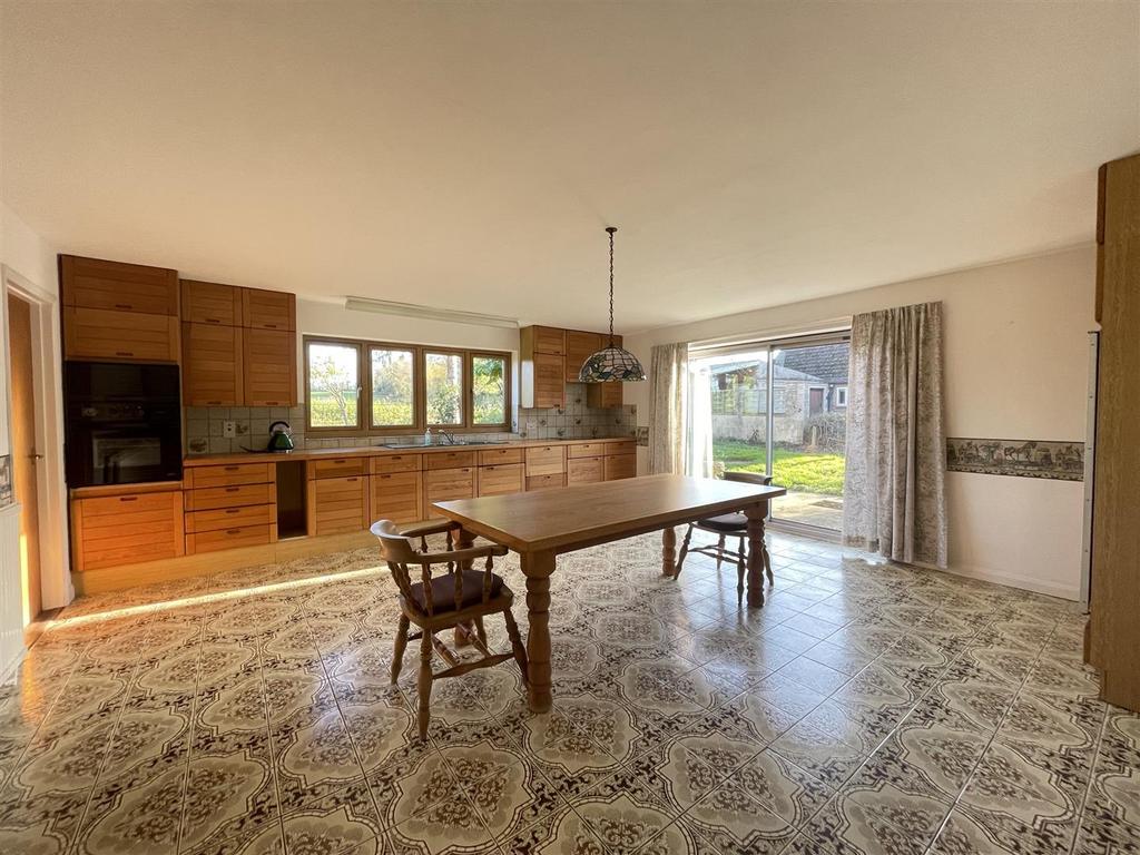 Kitchen/dining area