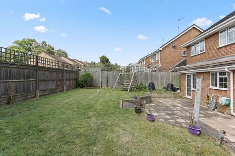 105 Beech Hill, Haywards Heath, RH16 3TS