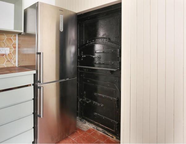 Bakery oven.png