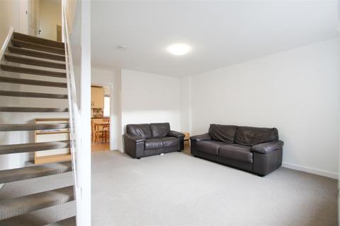 2 bedroom end of terrace house to rent, Greenlands, Cambridge CB2