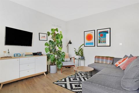 2 bedroom apartment for sale, 1 Mary Neuner Road, Hornsey N8