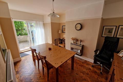 3 bedroom terraced house to rent, Baron Road, Penarth