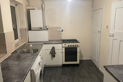 1 bedroom in a house share to rent, Trent Road, Luton LU3