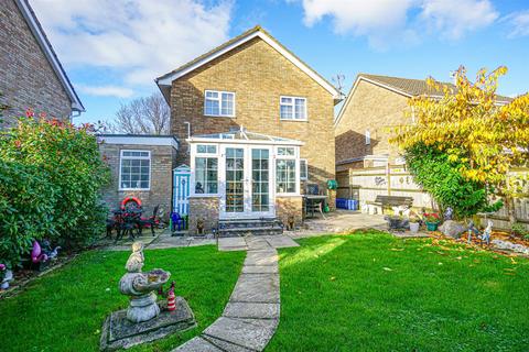 4 bedroom detached house for sale, Chailey Close, Hastings