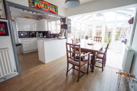 2 Chailey Close, Hastings, TN34 2RG
