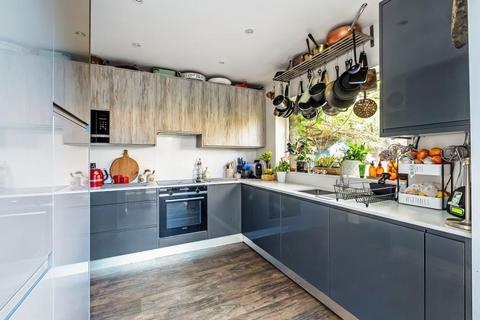 23 Howard Road, Dorking, RH4 3HP
