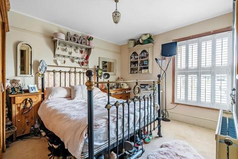 23 Howard Road, Dorking, RH4 3HP