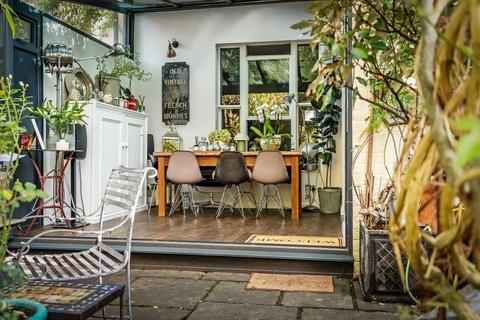 23 Howard Road, Dorking, RH4 3HP