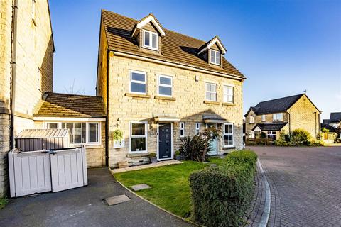 4 bedroom semi-detached house for sale, Winscar Avenue, Bradford BD6