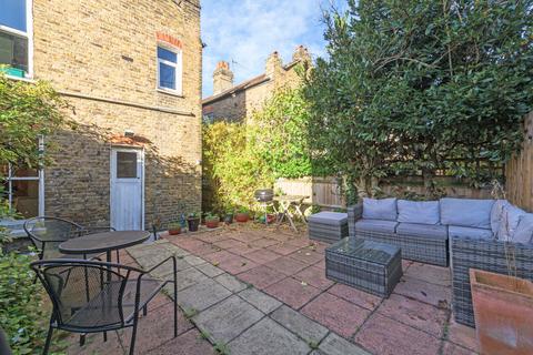 17 Tenham Avenue, London, SW2 4XS