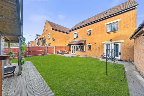 6 bedroom detached house for sale, Langport Crescent, Milton Keynes MK5